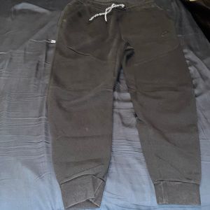 Nike tech joggers